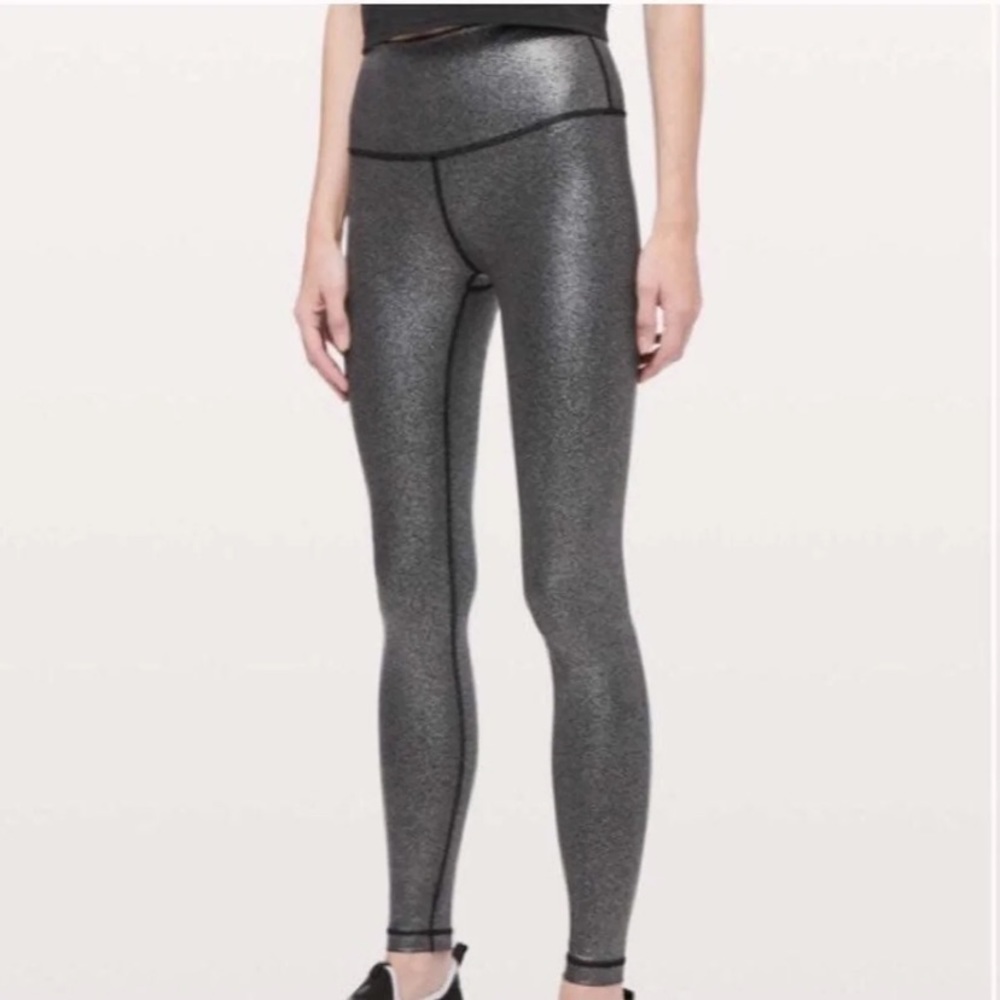 LuLulemon; RARE reflective pattern!!